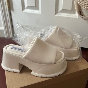 Size 6 Steve Madden Shelly white platform sandals